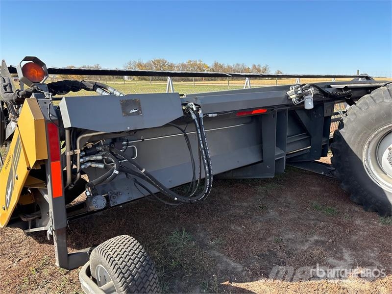 Challenger SP115C 30 ft Swather Windrower Zgrabljalniki