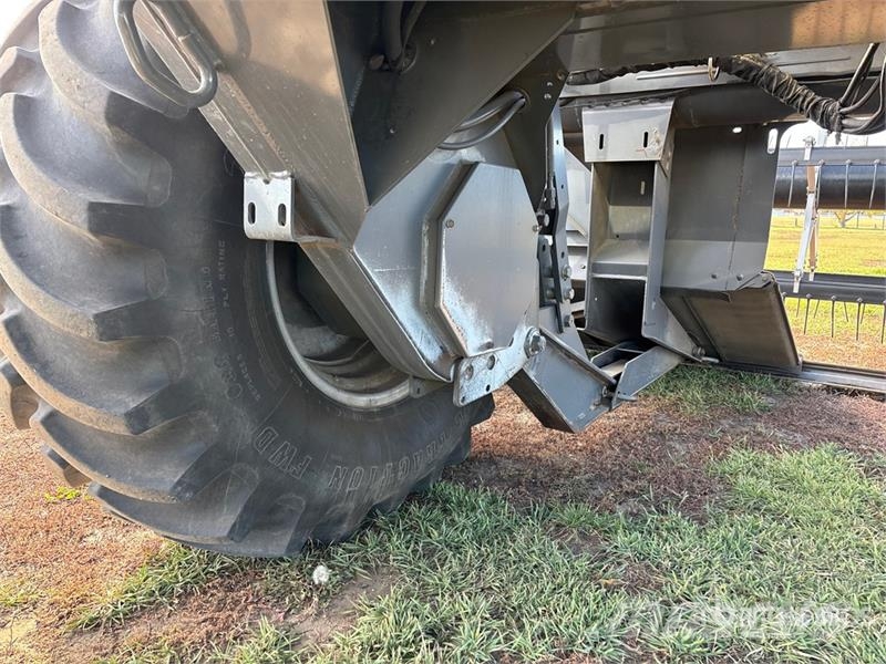 Challenger SP115C 30 ft Swather Windrower Zgrabljalniki