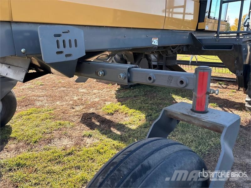 Challenger SP115C 30 ft Swather Windrower Zgrabljalniki