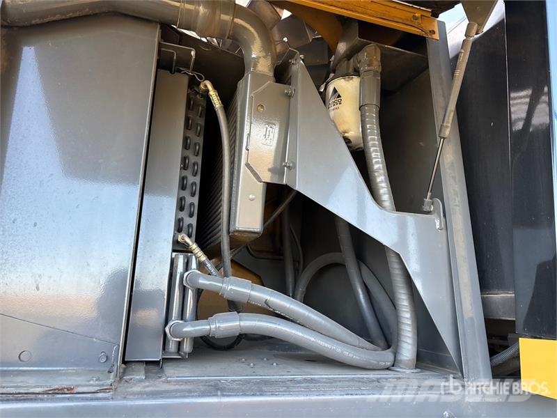 Challenger SP115C 30 ft Swather Windrower Zgrabljalniki
