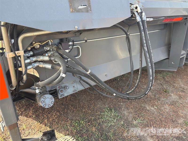 Challenger SP115C 30 ft Swather Windrower Zgrabljalniki