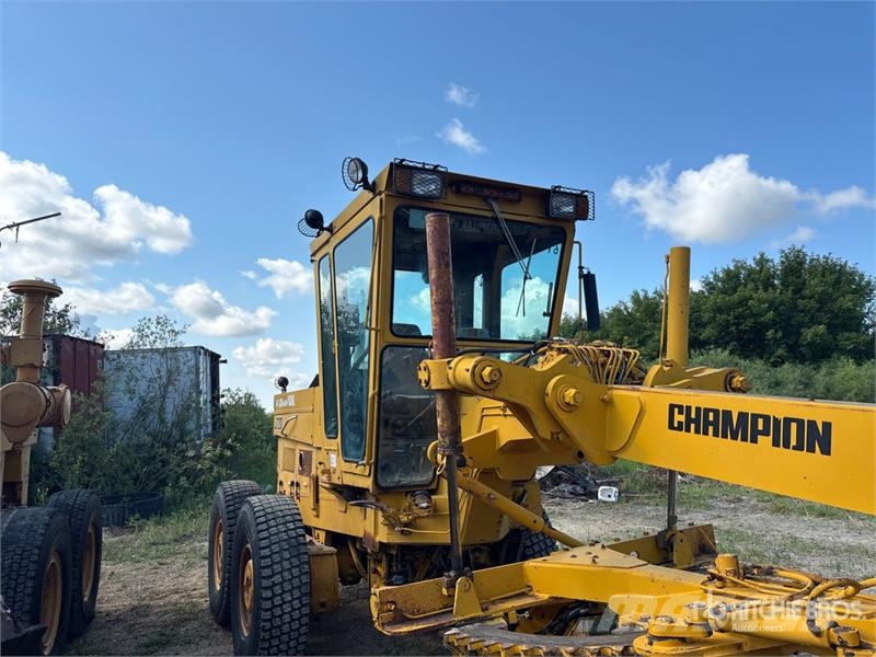 Champion 720 Motor Grader Väghyvlar