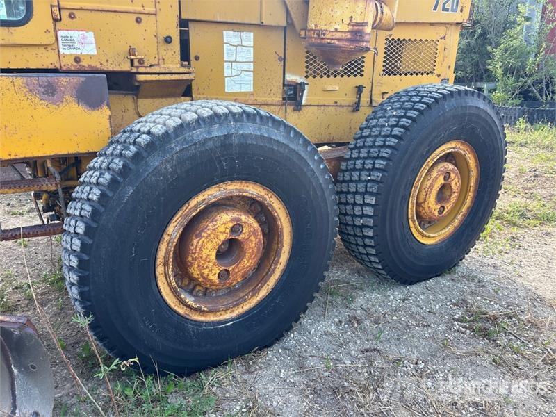 Champion 720 Motor Grader Väghyvlar