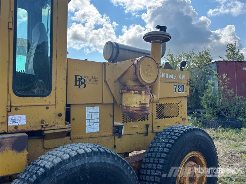 Champion 720 Motor Grader Väghyvlar