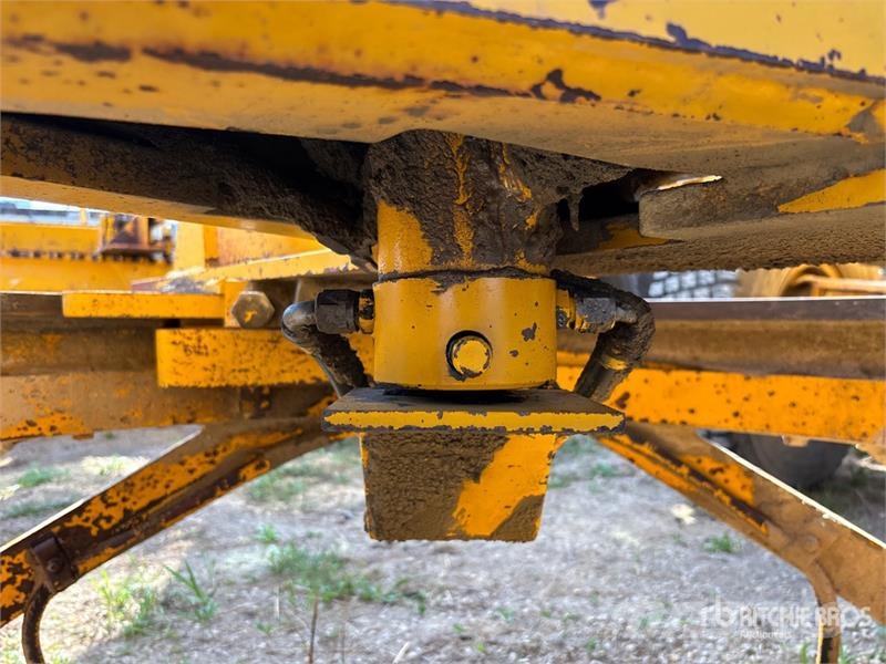 Champion 720 Motor Grader Väghyvlar