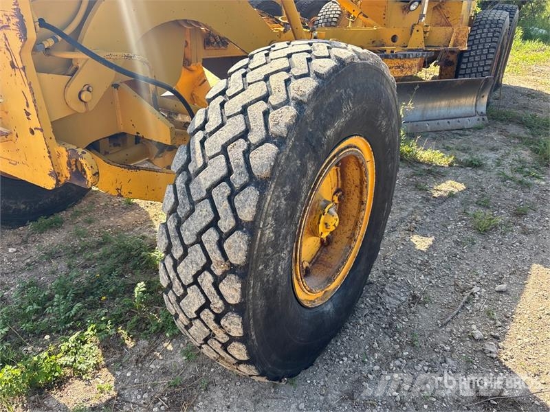Champion 720 Motor Grader Väghyvlar