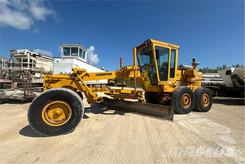 Champion 720 Motor Grader Väghyvlar