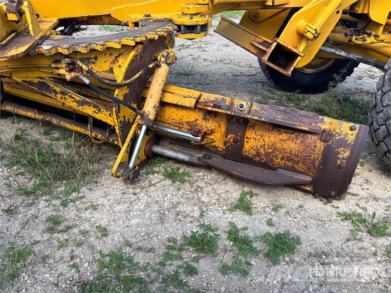 Champion 720 Motor Grader Väghyvlar