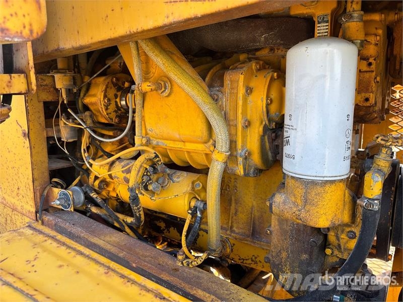 Champion 720 Motor Grader Väghyvlar