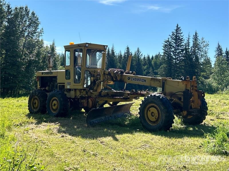 Champion 740 Motor Grader Väghyvlar