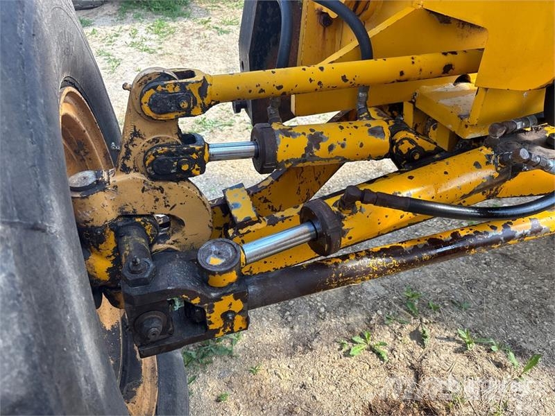 Champion 740 Motor Grader Väghyvlar