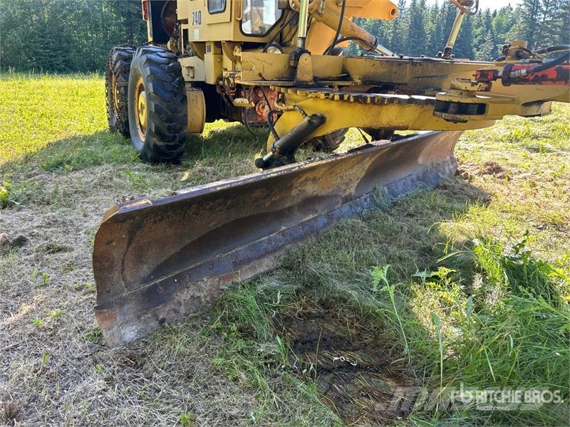 Champion 740 Motor Grader Väghyvlar