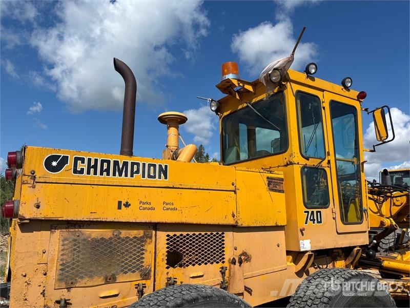 Champion 740 Motor Grader Väghyvlar