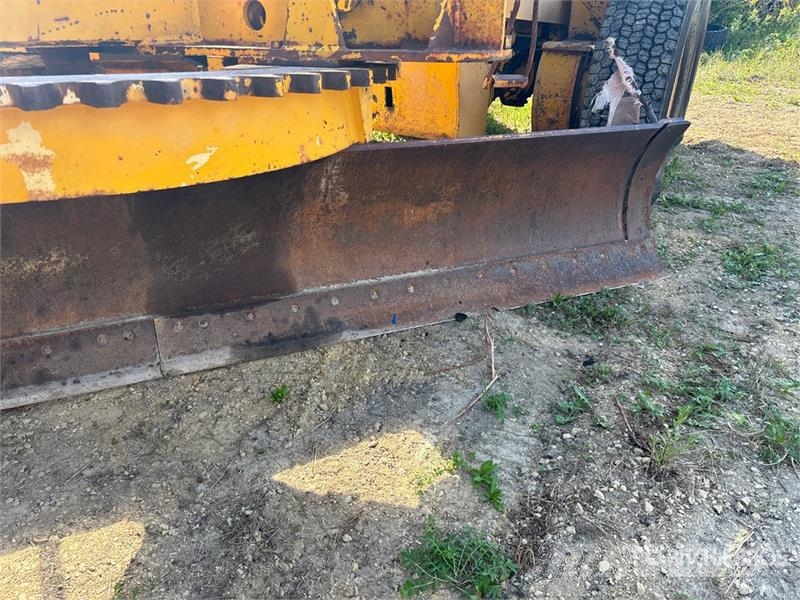 Champion 740 Motor Grader Väghyvlar