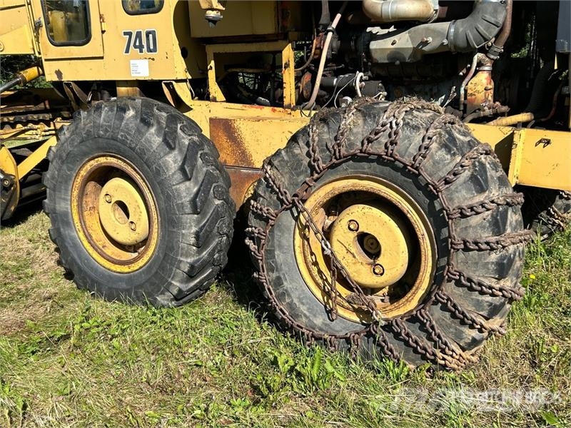 Champion 740 Motor Grader Väghyvlar