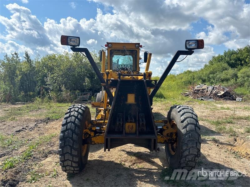 Champion 740 Motor Grader Väghyvlar