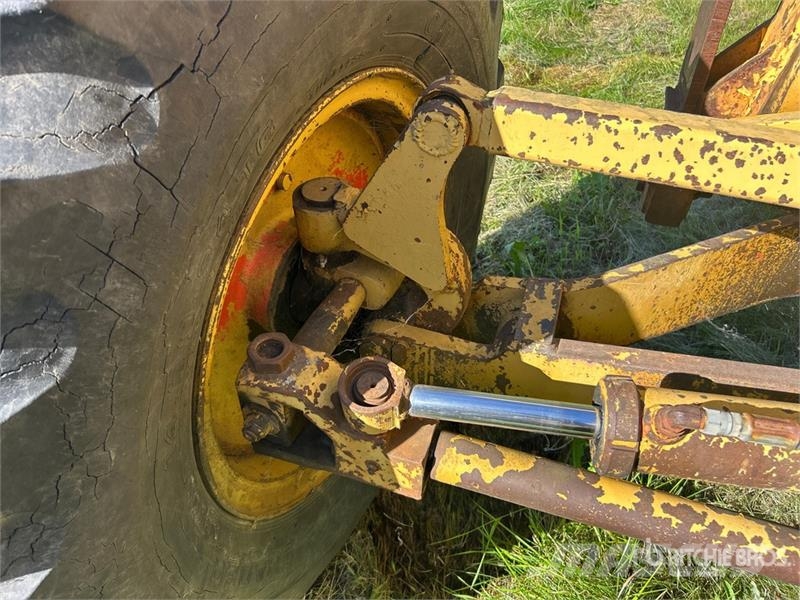 Champion 740 Motor Grader Väghyvlar