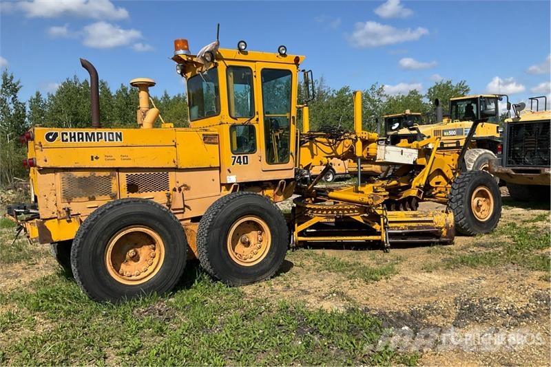 Champion 740 Motor Grader Väghyvlar