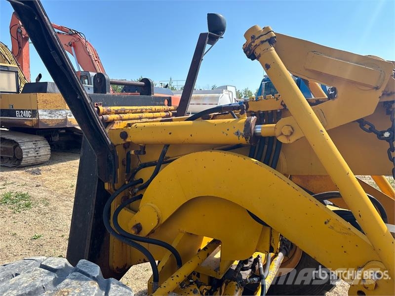 Champion 740 Motor Grader Väghyvlar