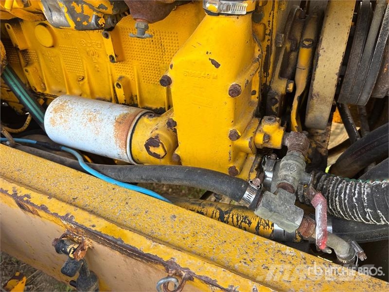 Champion 740 Motor Grader Väghyvlar