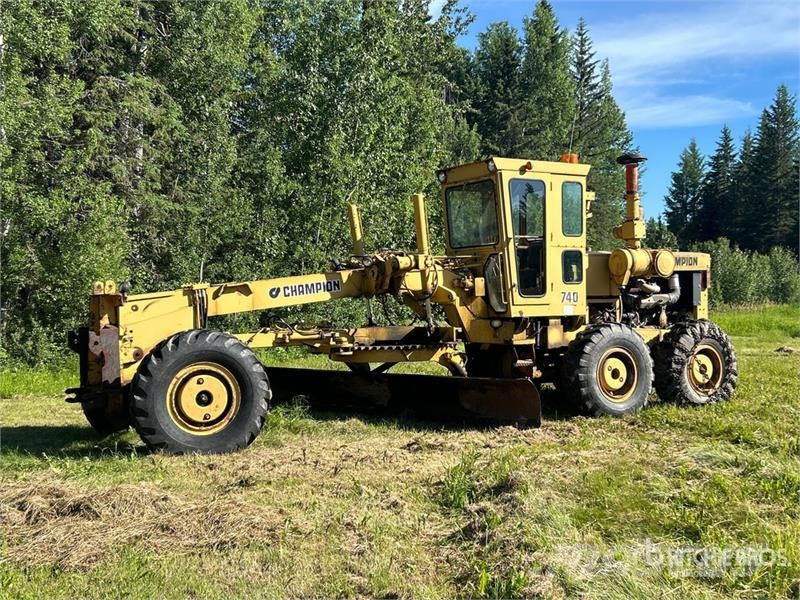 Champion 740 Motor Grader Väghyvlar