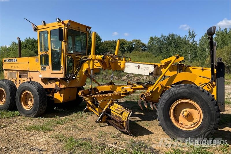 Champion 740 Motor Grader Väghyvlar