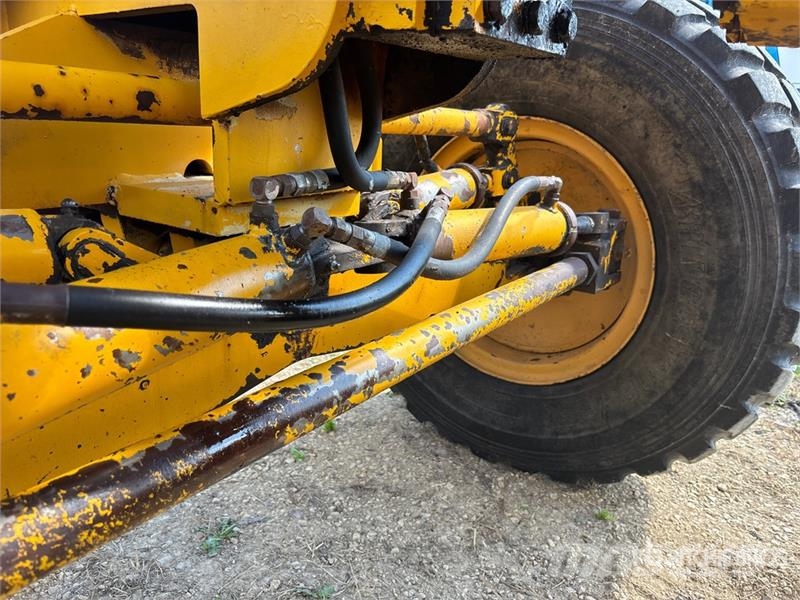 Champion 740 Motor Grader Väghyvlar