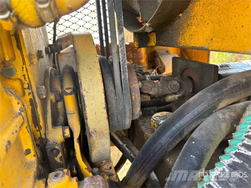 Champion 740 Motor Grader Väghyvlar