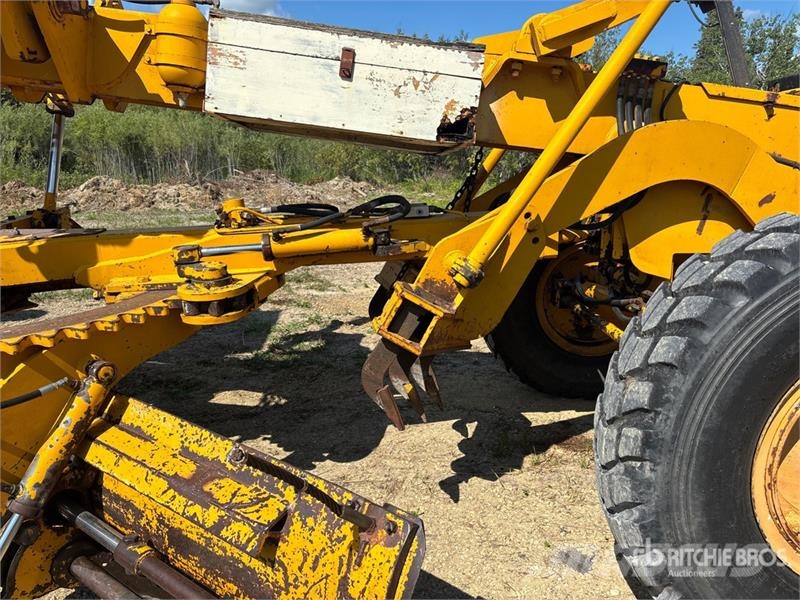 Champion 740 Motor Grader Väghyvlar