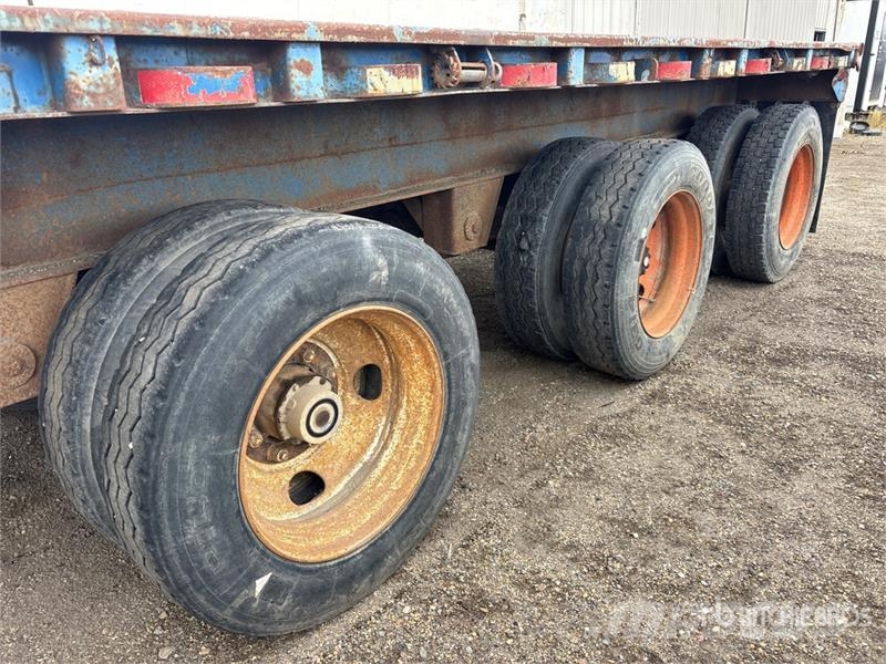 Cheiftaine 53 ft Tri/A Flatbed Trailer Remorque ridelle