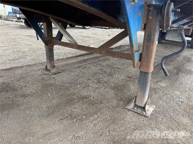 Cheiftaine 53 ft Tri/A Flatbed Trailer Remorque ridelle