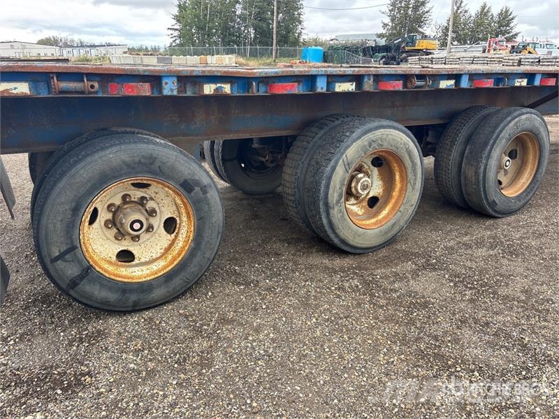 Cheiftaine 53 ft Tri/A Flatbed Trailer Remorque ridelle