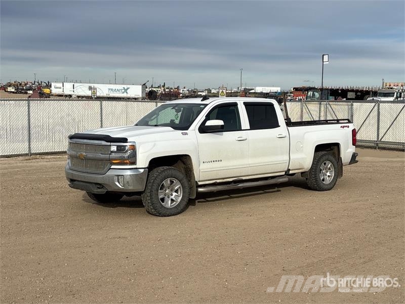 Chevrolet 1500 LT 4x4 Crew Cab Pickup Muu