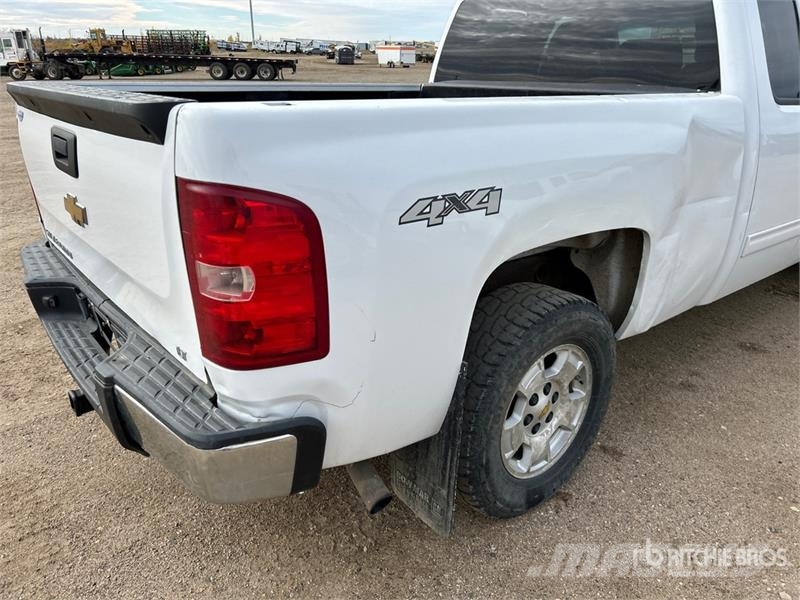 Chevrolet 1500 LT 4x4 Extended Cab Pickup Muu