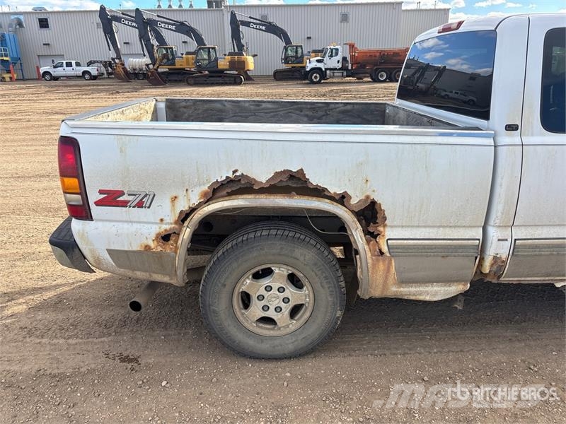 Chevrolet 1500 LT 4x4 Extended Cab Pickup Ostalo