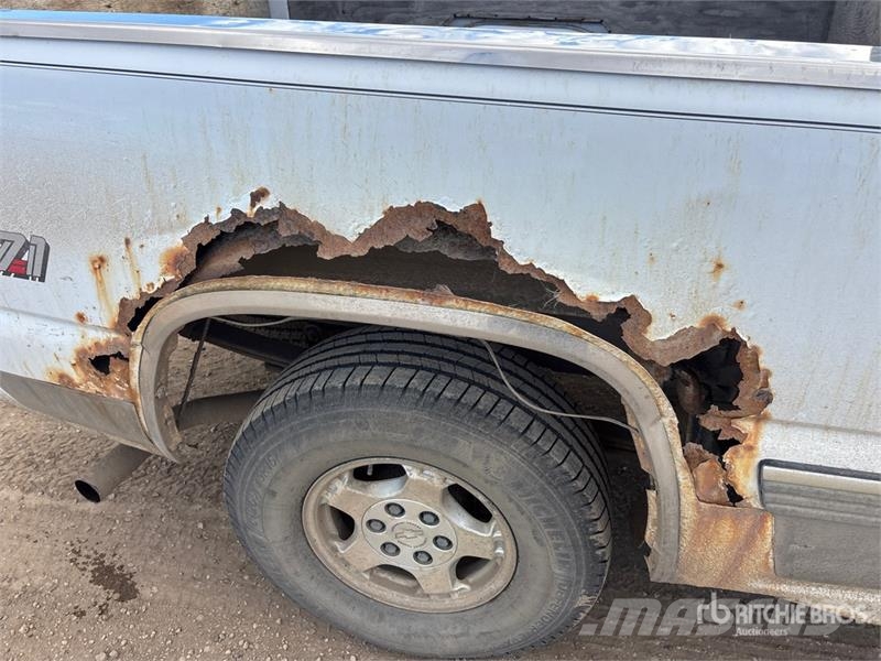 Chevrolet 1500 LT 4x4 Extended Cab Pickup Ostalo