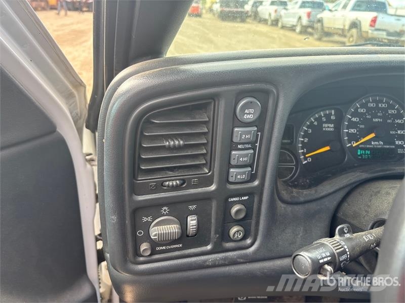 Chevrolet 1500 LT 4x4 Extended Cab Pickup Ostalo