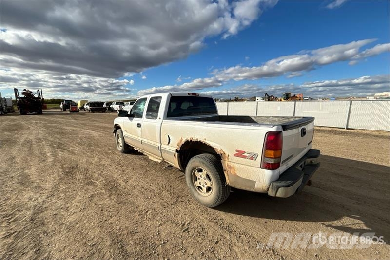 Chevrolet 1500 LT 4x4 Extended Cab Pickup Ostalo