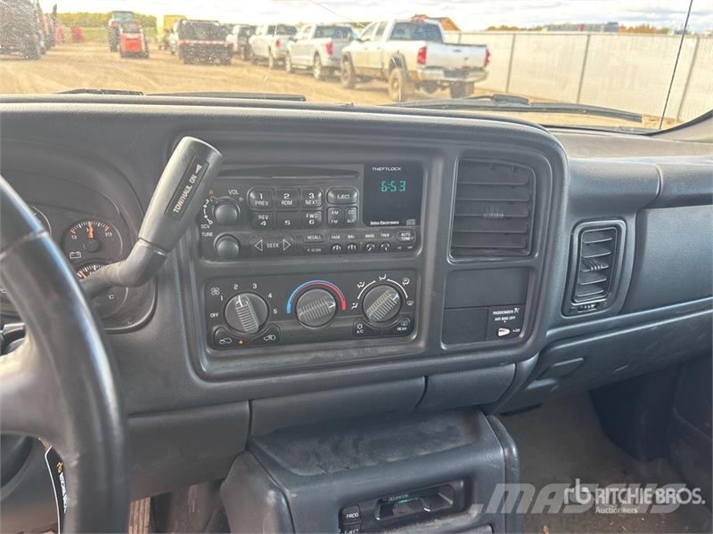 Chevrolet 1500 LT 4x4 Extended Cab Pickup Ostalo