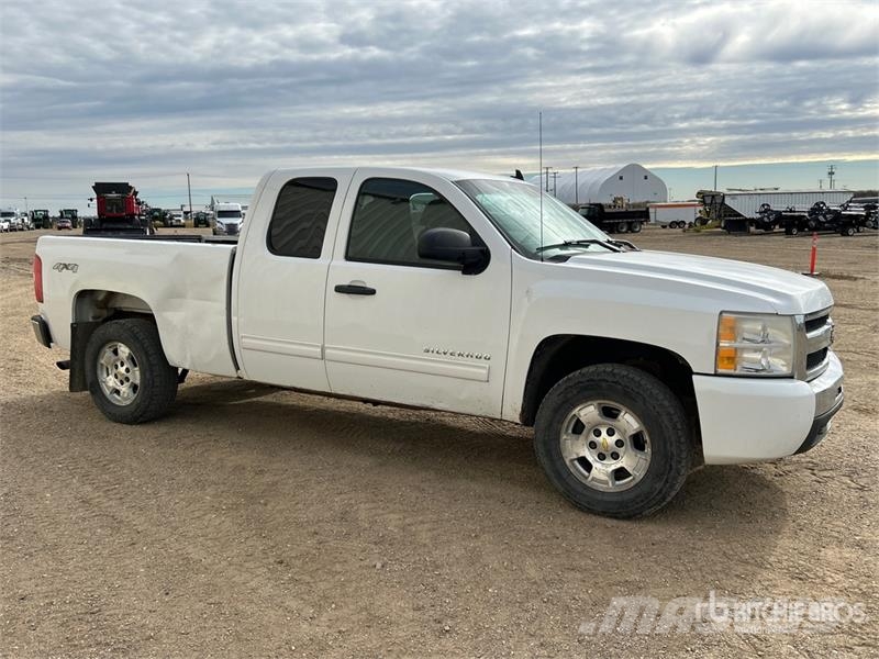 Chevrolet 1500 LT 4x4 Extended Cab Pickup Muu