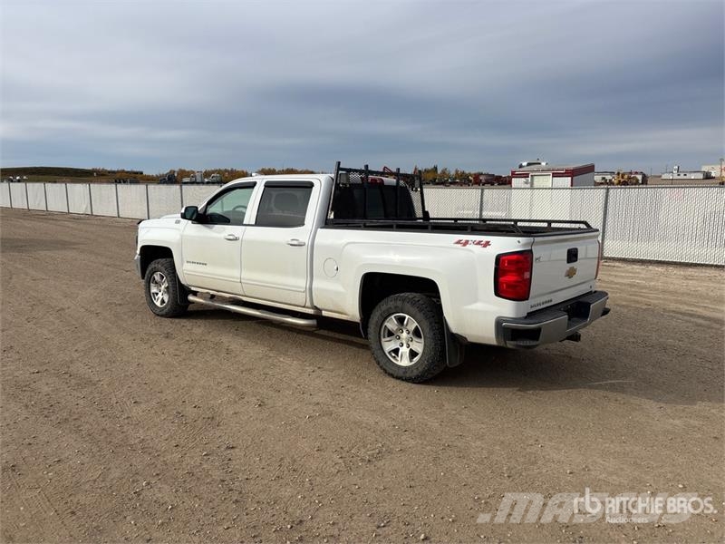 Chevrolet 1500 LT 4x4 Crew Cab Pickup Muu