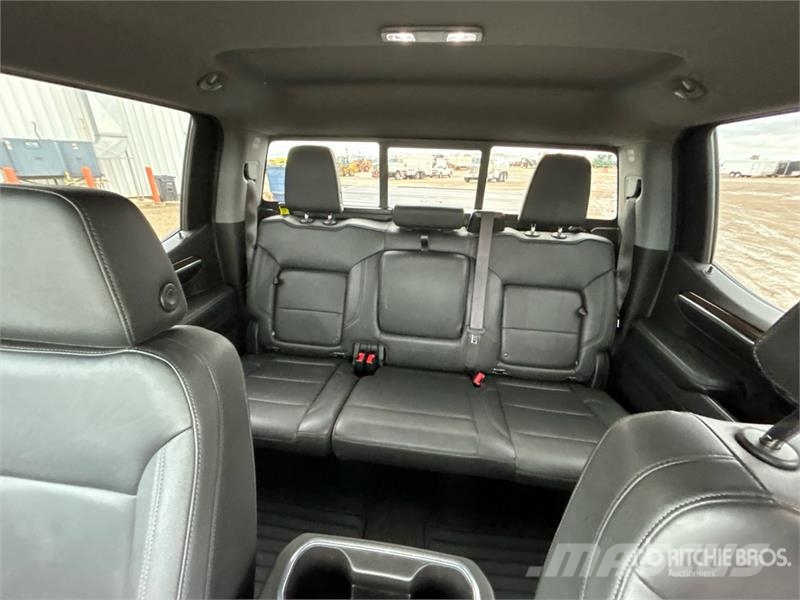 Chevrolet 1500 Silverado 4x4 Crew Cab Pickup Andre