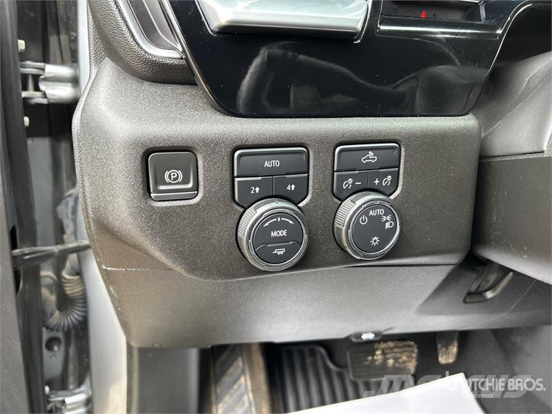 Chevrolet 1500 Silverado 4x4 Crew Cab Pickup Andre