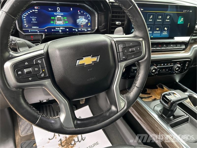 Chevrolet 1500 Silverado 4x4 Crew Cab Pickup Andre