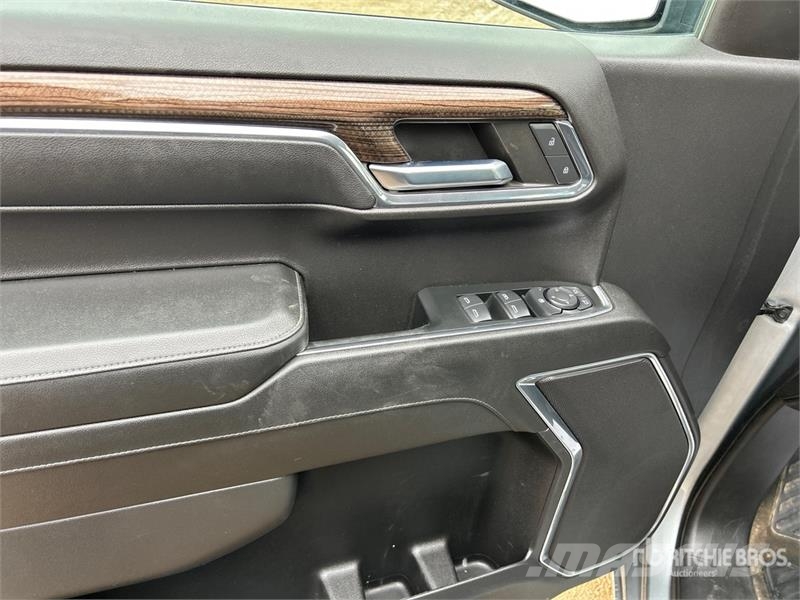 Chevrolet 1500 Silverado 4x4 Crew Cab Pickup Andre