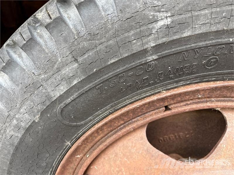Chevrolet 1533 Antique Pickup (Inoperable) Andere Transporter