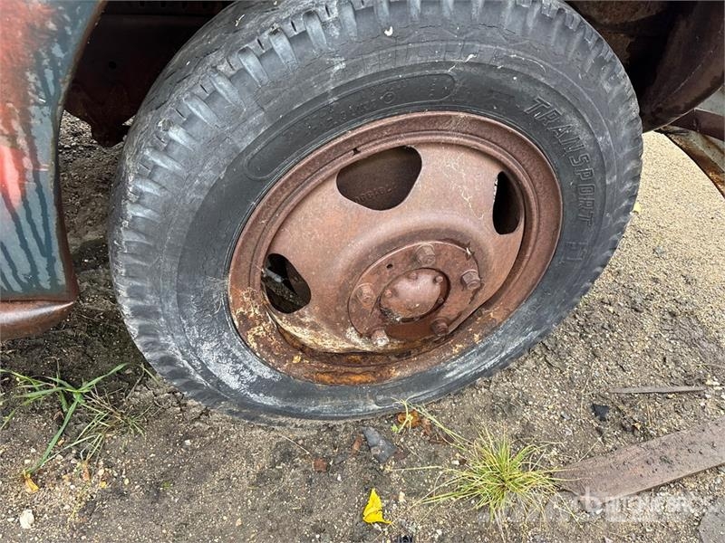 Chevrolet 1533 Antique Pickup (Inoperable) Andere Transporter