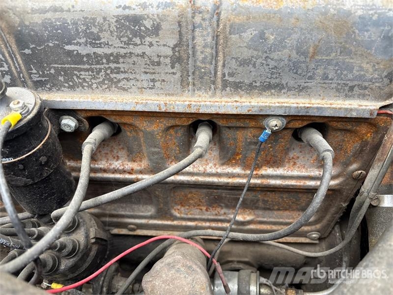 Chevrolet 1533 Antique Pickup (Inoperable) Andere Transporter