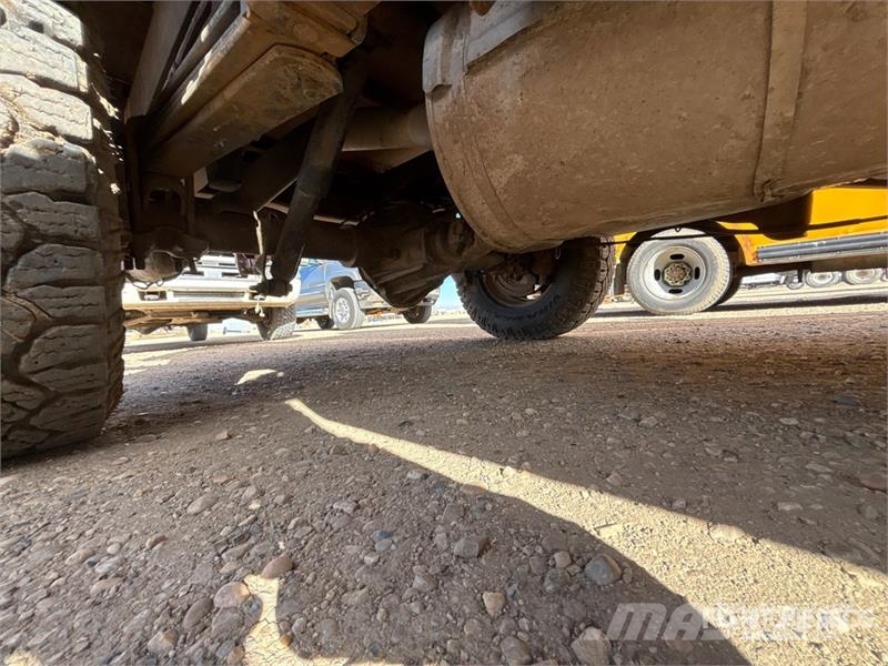 Chevrolet 2500 HD Flatbed Truck شاحنات مسطحة/مفصلية الجوانب