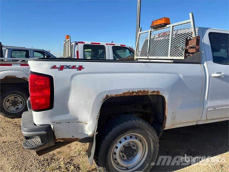 Chevrolet 2500 LT 4x4 Extended Cab Pickup (Inoperable) Övriga bilar